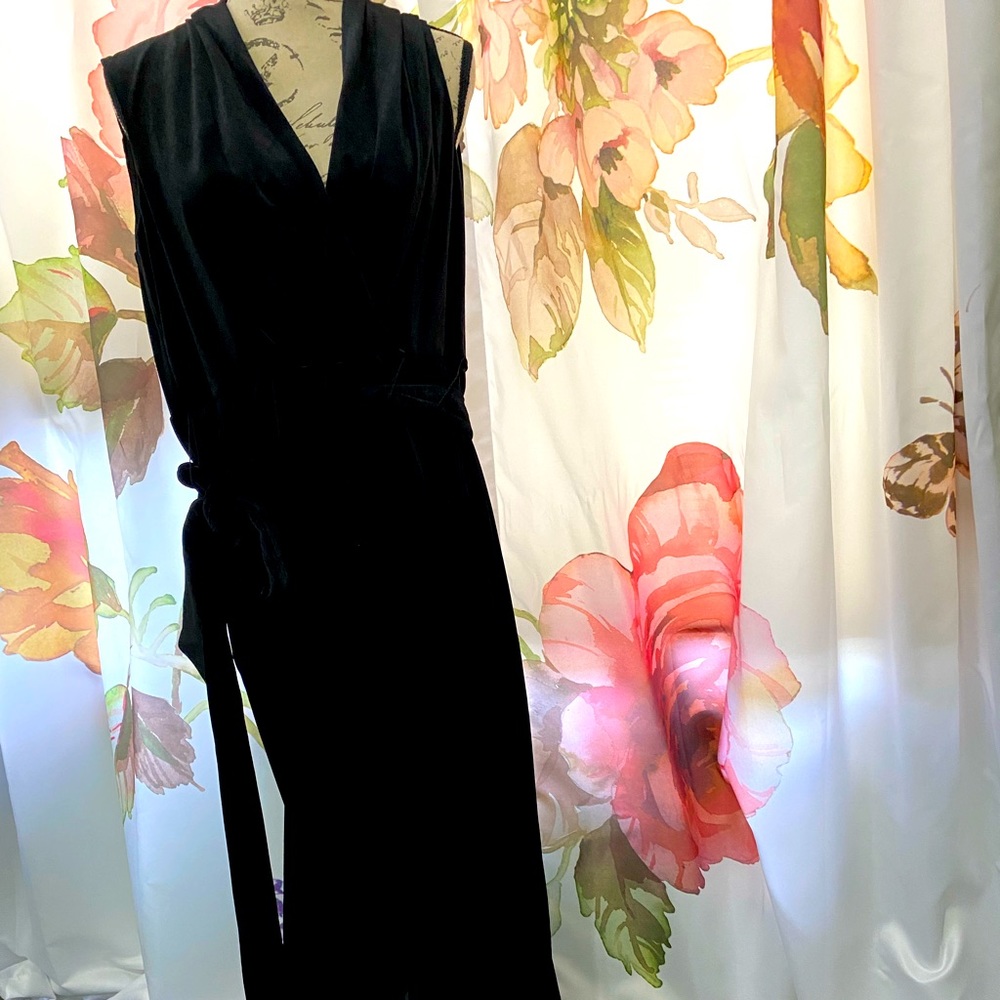 Black wide leg Vera Wang jump suit